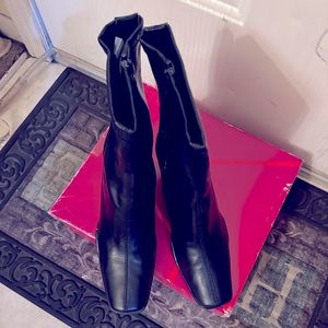 Naturalizer short boot size 9.5